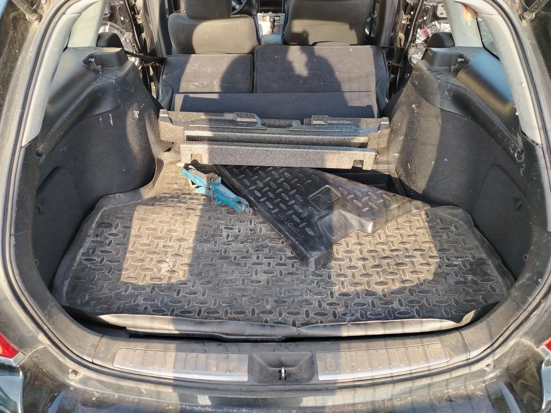 Пол багажника R9MLQU Toyota Avensis
