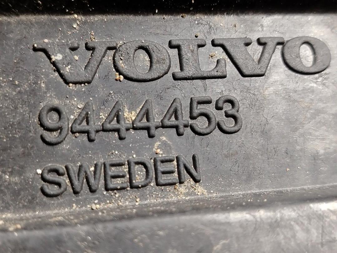 Полка аккумулятора 18KKG1 Volvo V70 - Фото 3