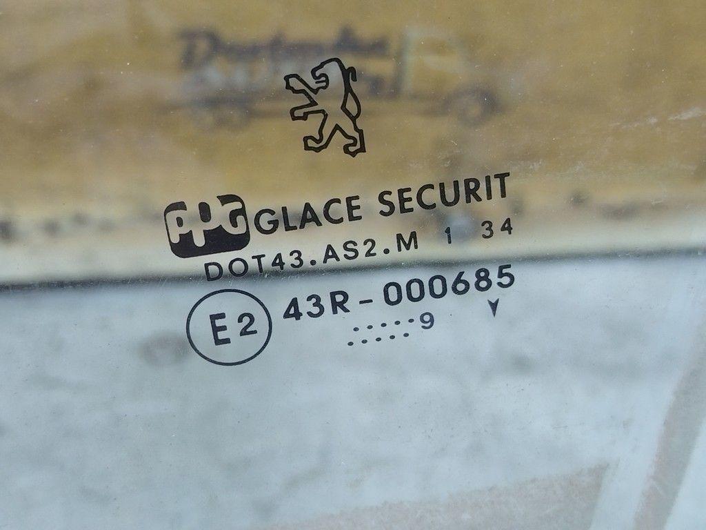 Стекло двери передней левой VCIN19 Peugeot 406 - Фото 2