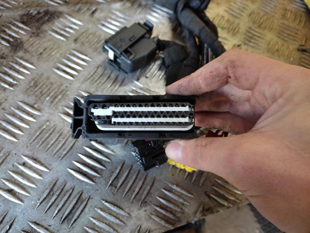 Проводка двигателя NUIZA0 Audi A4 купить