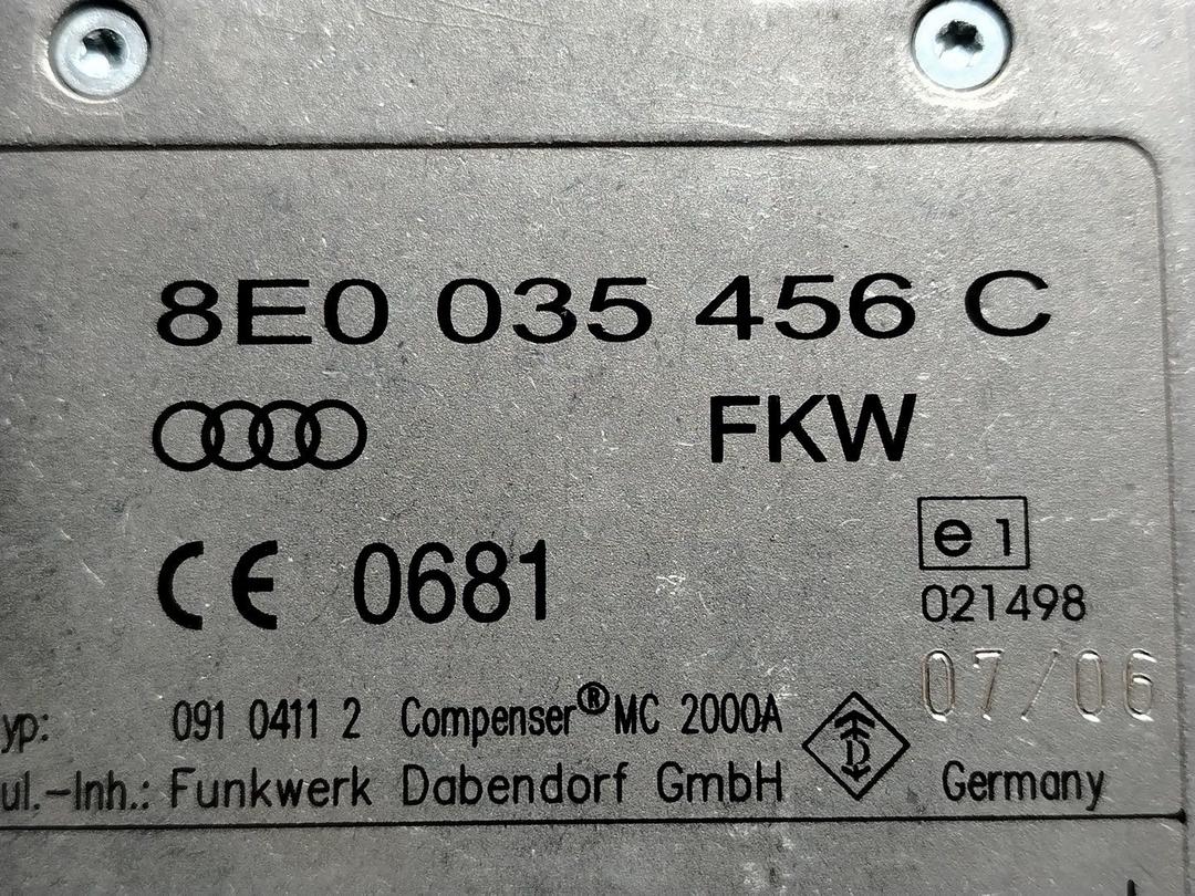 Усилитель антенны N0TU7U Audi A4 - Фото 4