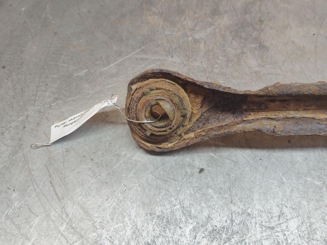 Рычаг задний правый PJHRNK Peugeot 607 купить с доставкой