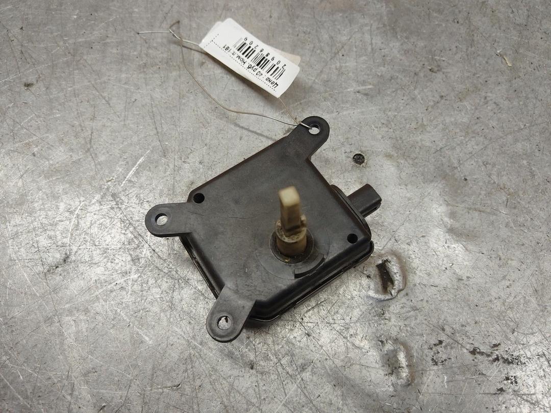 Моторчик заслонки печки 6FD1L8 Opel Astra купить