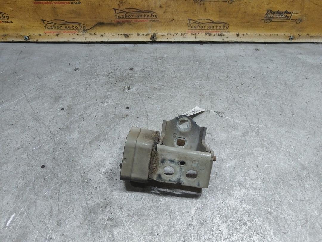 Петля двери передней правой HETKGT Renault Scenic купить в магазине запчастей бу