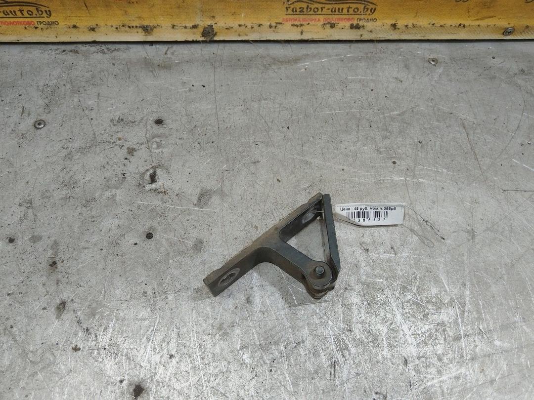 Петля двери передней левой JYU1Y3 Audi 100