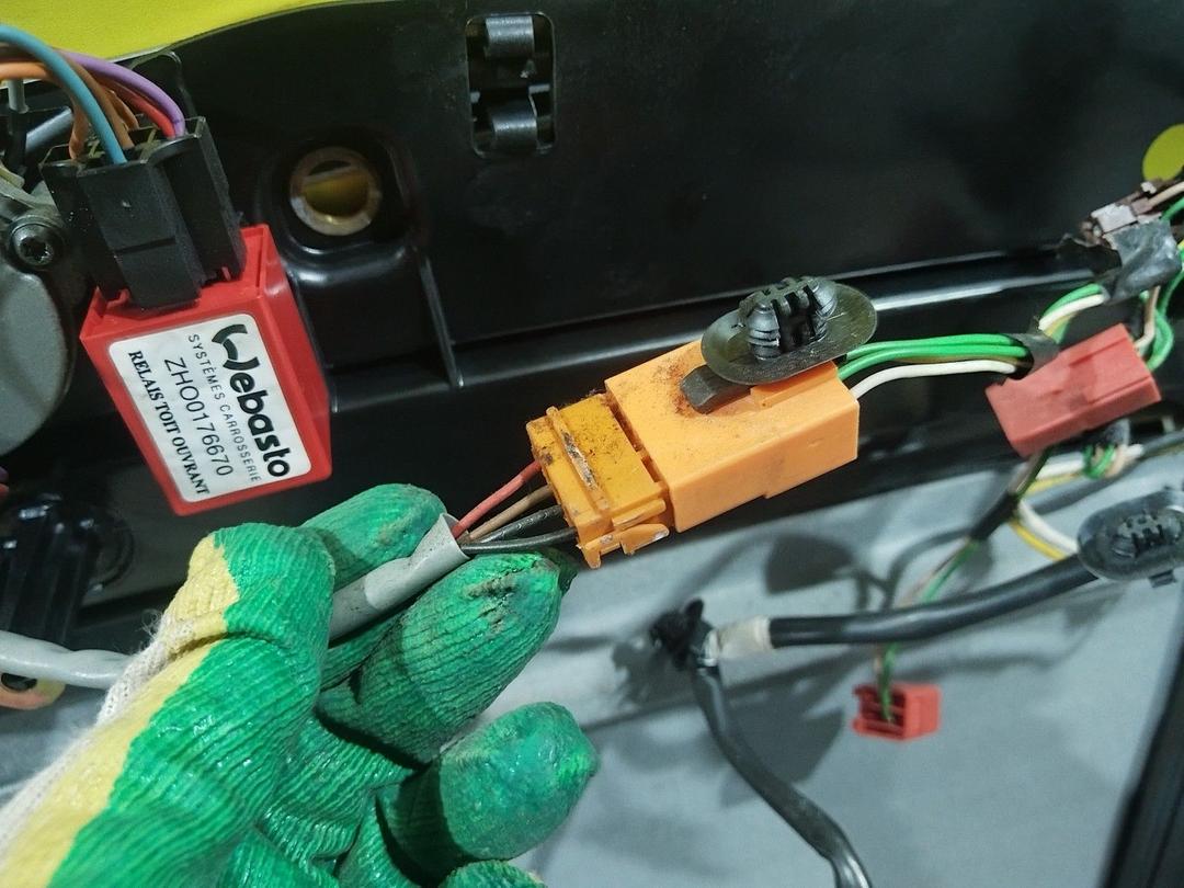 Люк GXKYDF Peugeot 406 undefined