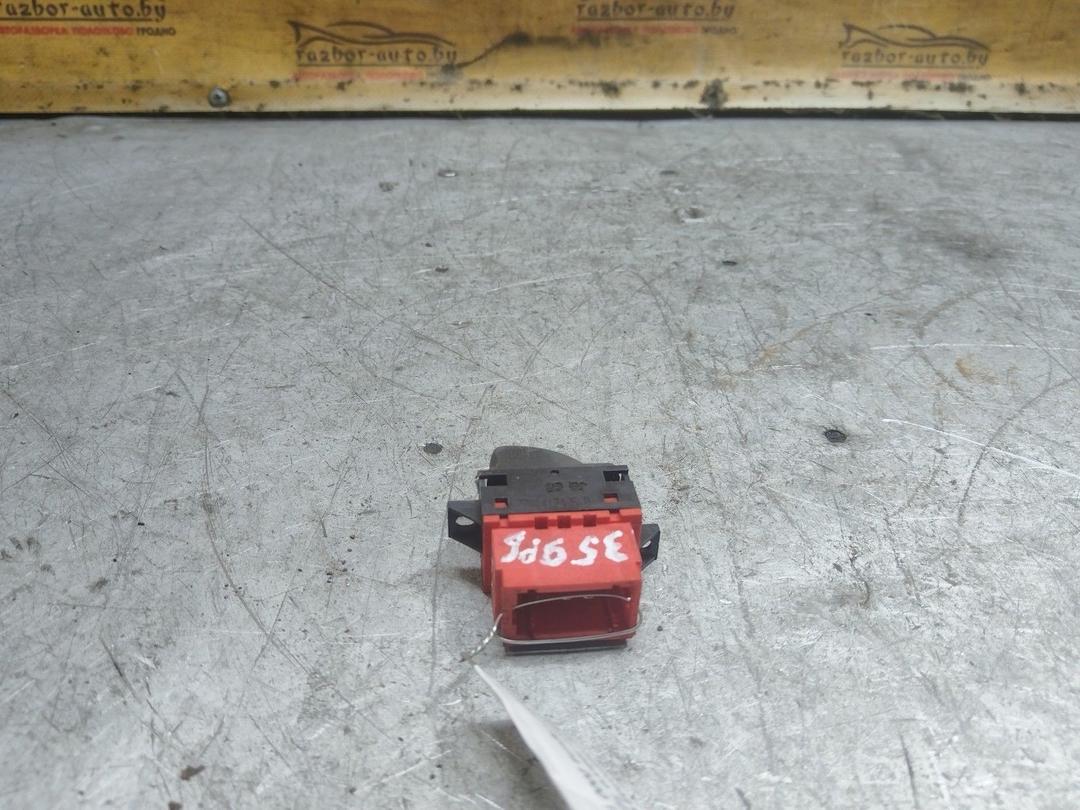 Кнопка стеклоподъемника заднего левого TZXS1Q Renault Laguna купить в магазине запчастей бу