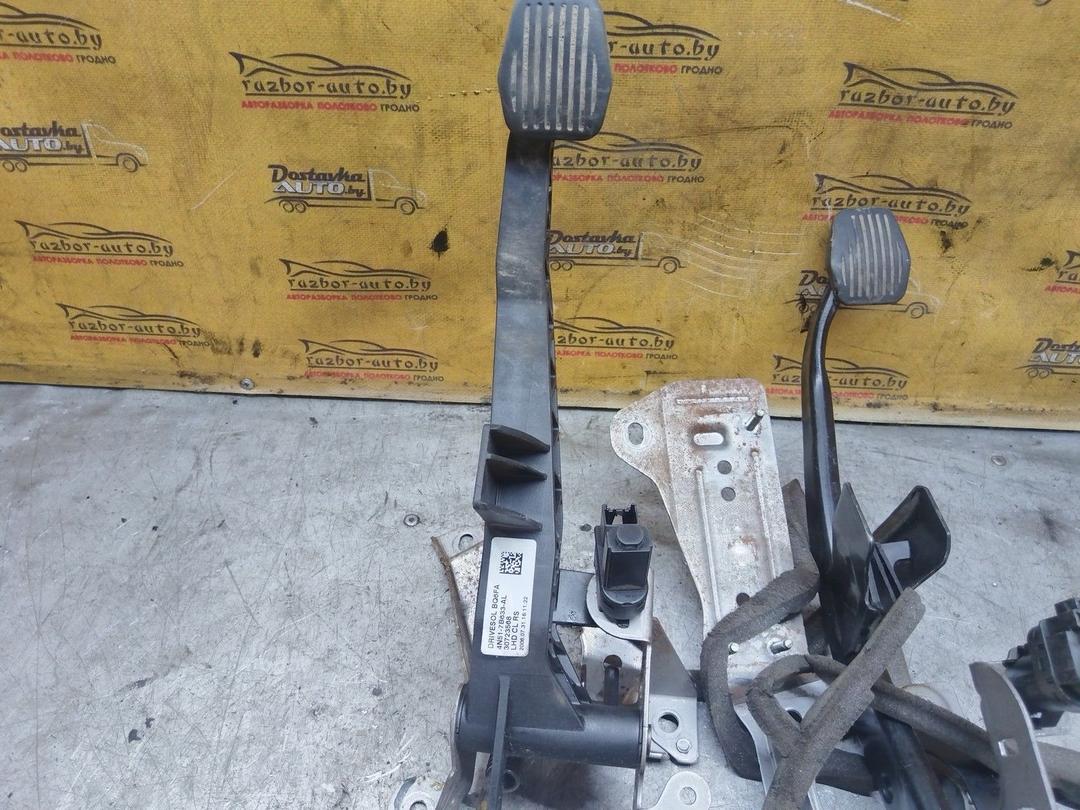 Узел педальный (блок педалей) X0QDVJ Volvo S40 купить на авторазборке