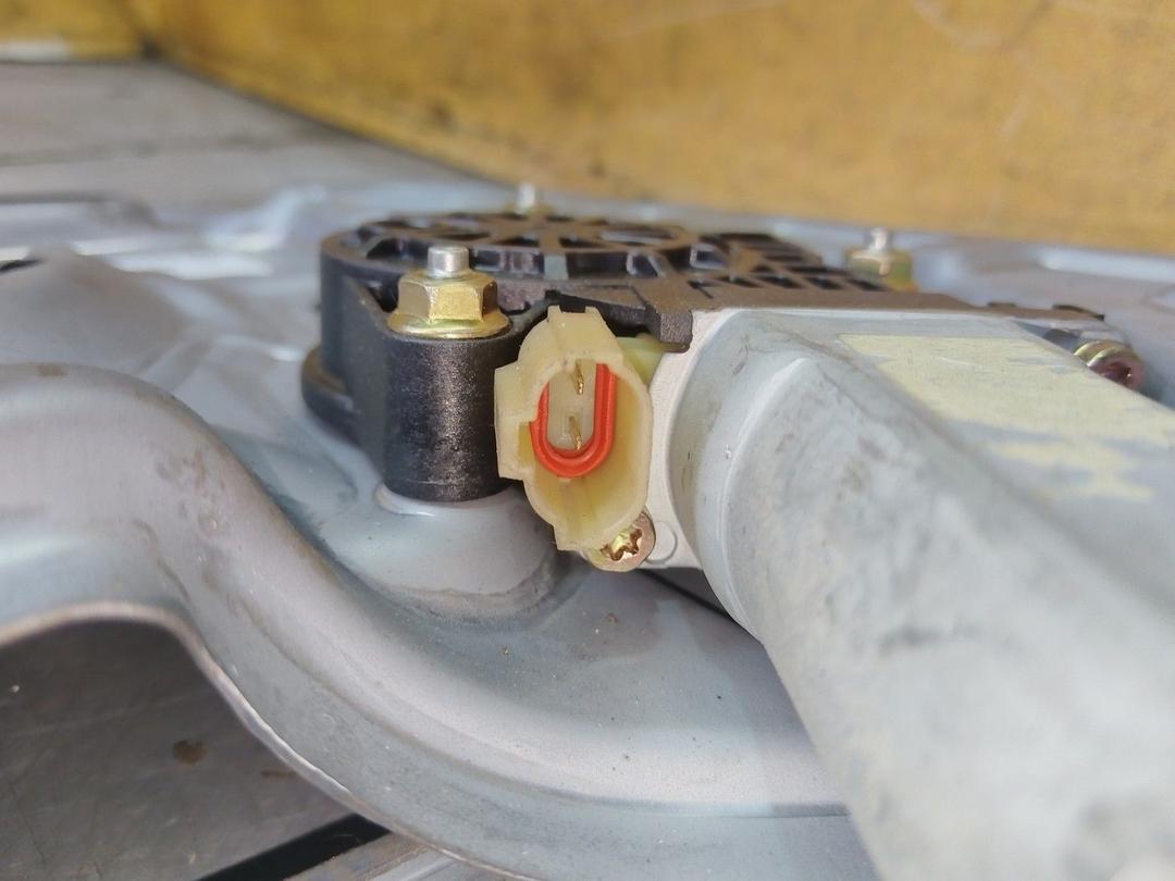 Стеклоподъемник электрический задний левый B8KV05 Hyundai Trajet - Фото 3