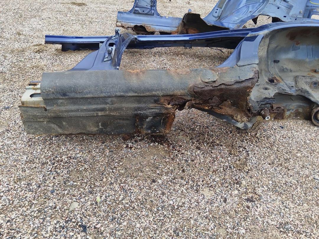 Стойка кузовная центральная левая BDH3NU Mercedes C W202 купить с доставкой. Огромный выбор запчастей и марок авто. У нас есть практически все.