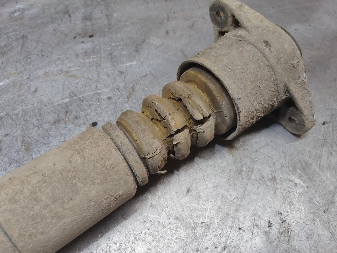 Амортизатор задний правый IM213F Volkswagen Passat купить с доставкой. Огромный выбор запчастей и марок авто. У нас есть практически все.