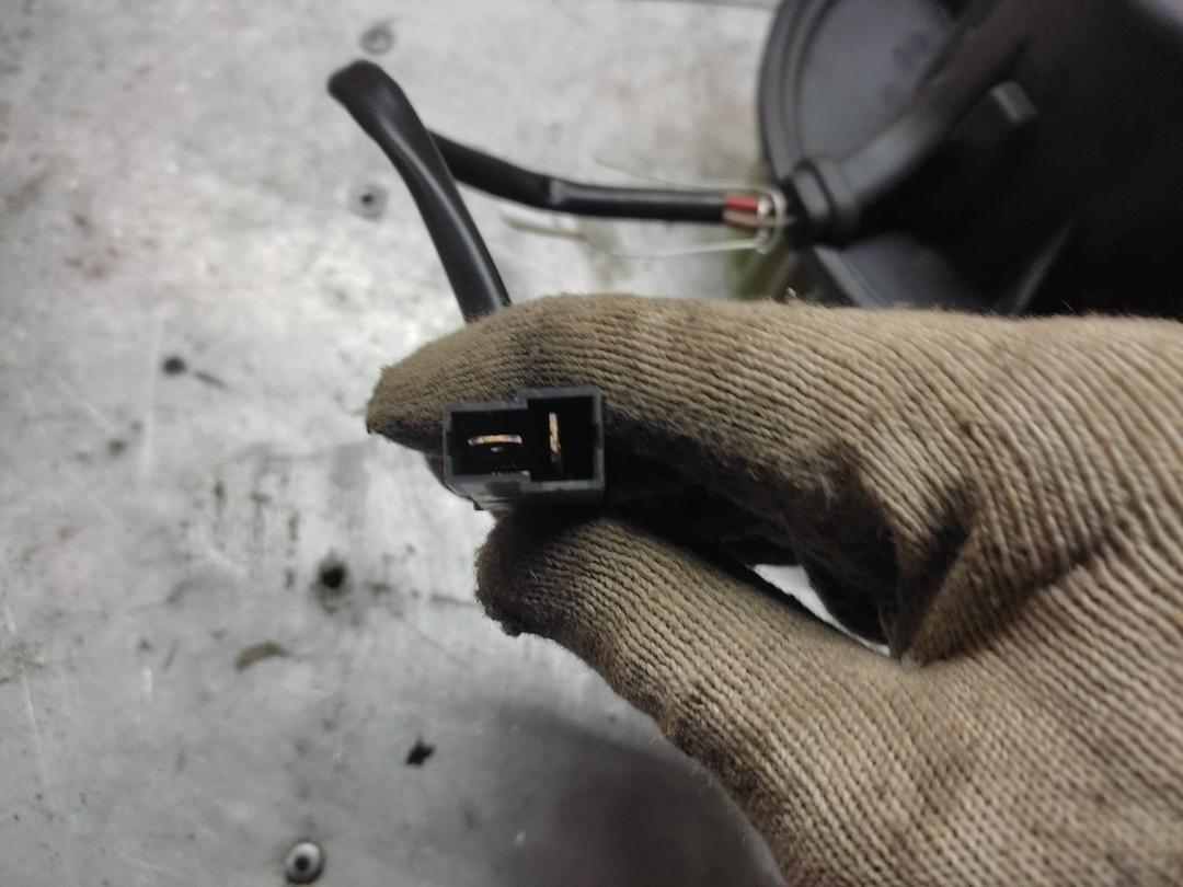 Моторчик печки V1X1QT Audi 80 - Фото 3