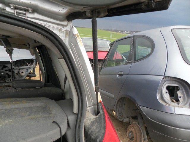 Амортизатор крышки багажника (3-5 двери) P9HK6P Renault Scenic - Фото 2