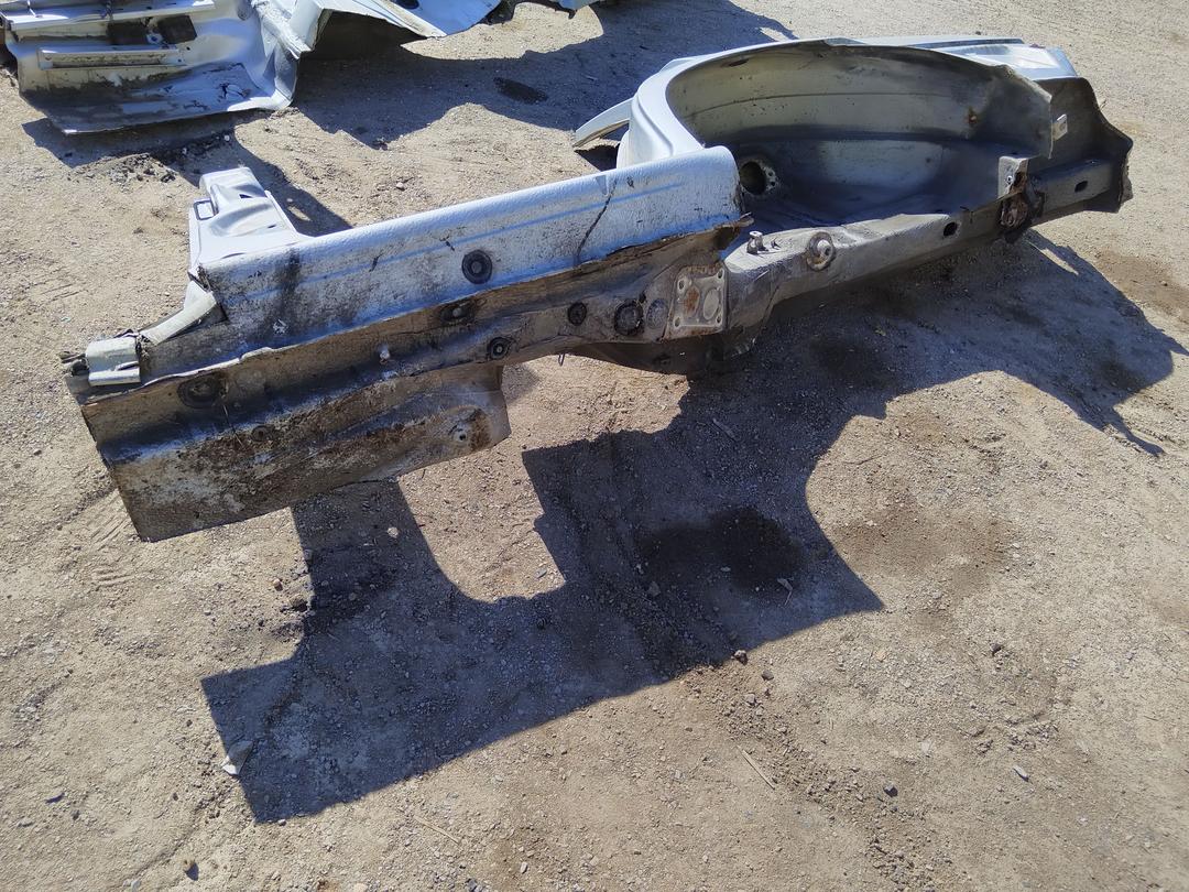 Стойка кузовная центральная левая AMHN89 Skoda Octavia купить в магазине запчастей бу