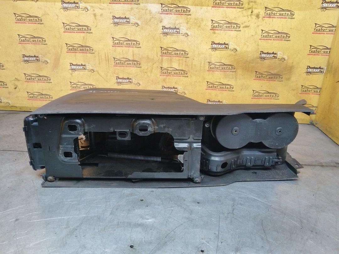 Подлокотник Y15530 Volkswagen Passat купить с доставкой