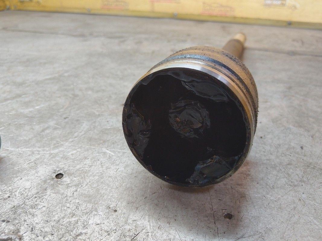 Полуось передняя правая (приводной вал, ШРУС) SJH20K Peugeot 406 undefined