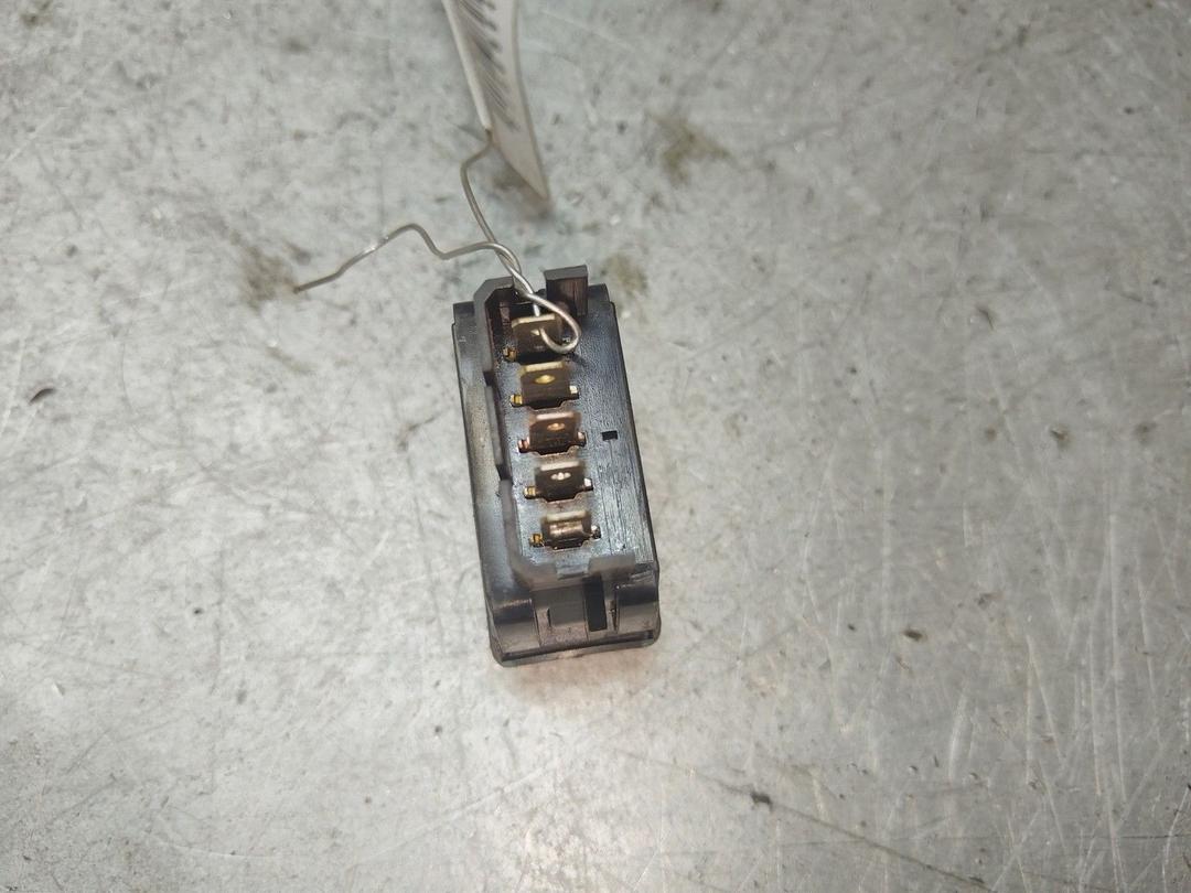 Кнопка стеклоподъемника переднего правого 41Z1UW Citroen Xsara Picasso - Фото 2