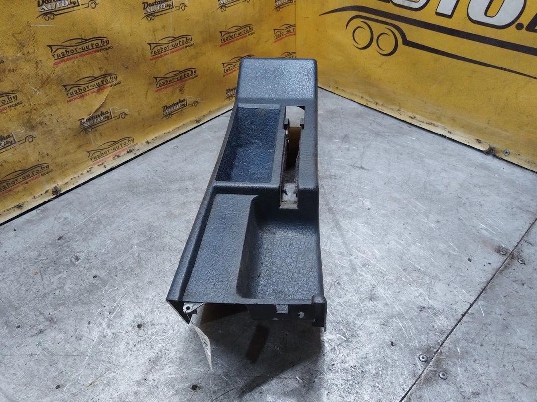 Консоль салона (кулисная часть) M3RT2T Audi 100 купить