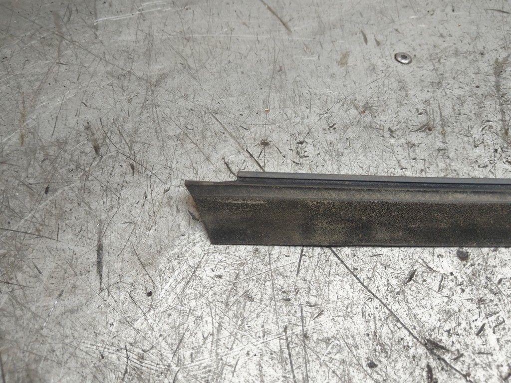 Молдинг стекла двери задней правой наружный 0Z1XG9 Audi 80 - Фото 3