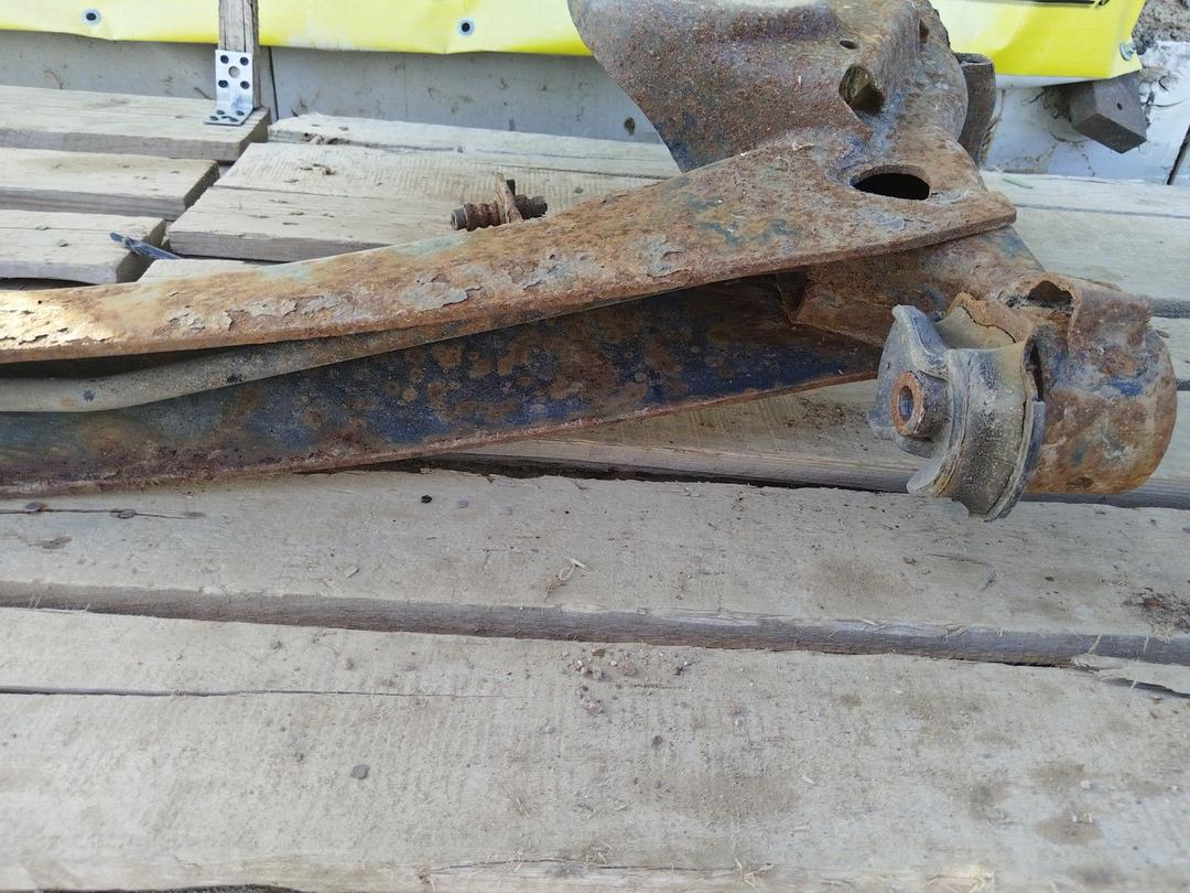 Балка подвески задняя 17278S Toyota Avensis Verso undefined