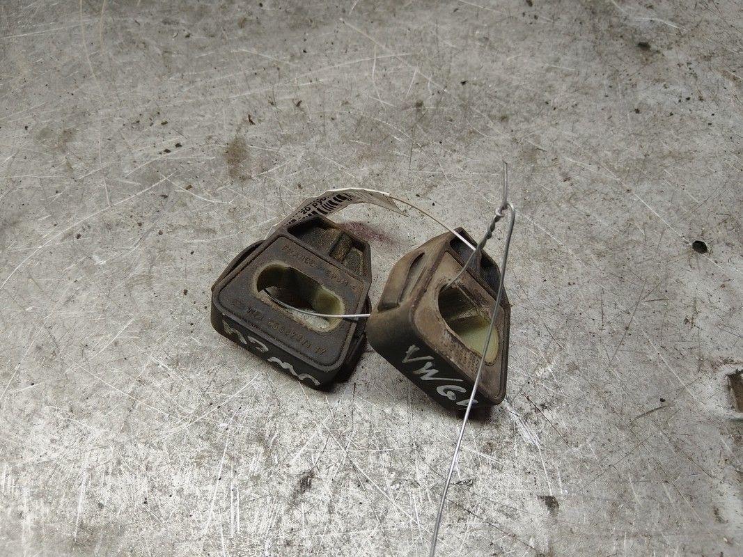 Кронштейн радиатора SG0B7G Volkswagen Golf - Фото 1