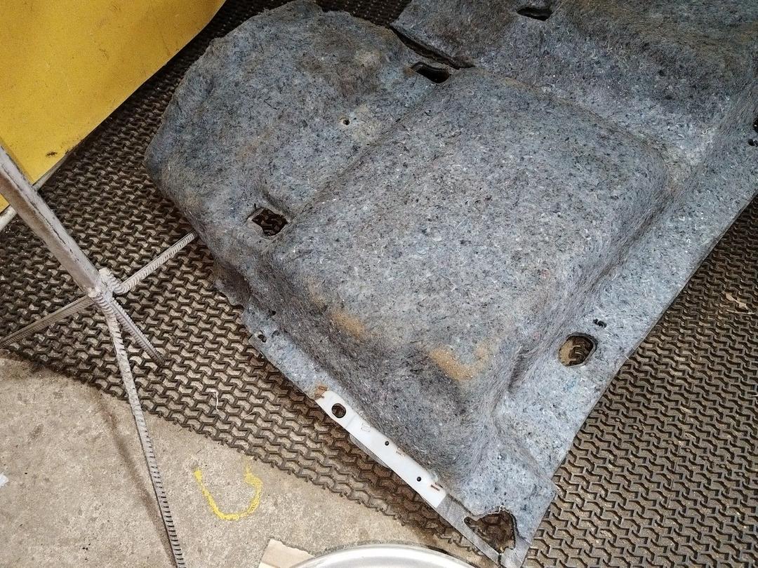 Ковер салонный 9W8KNP Ford Fusion купить на авторазборке