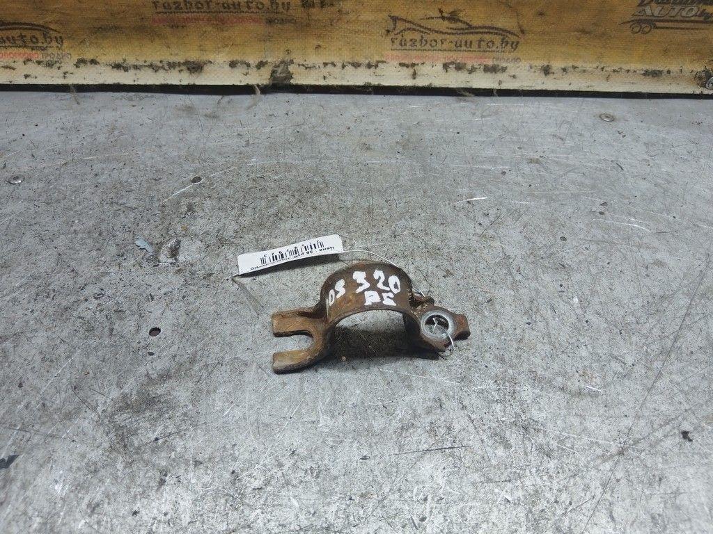 Крепление втулки стабилизатора 12TYVZ Mazda Xedos 6 - Фото 1