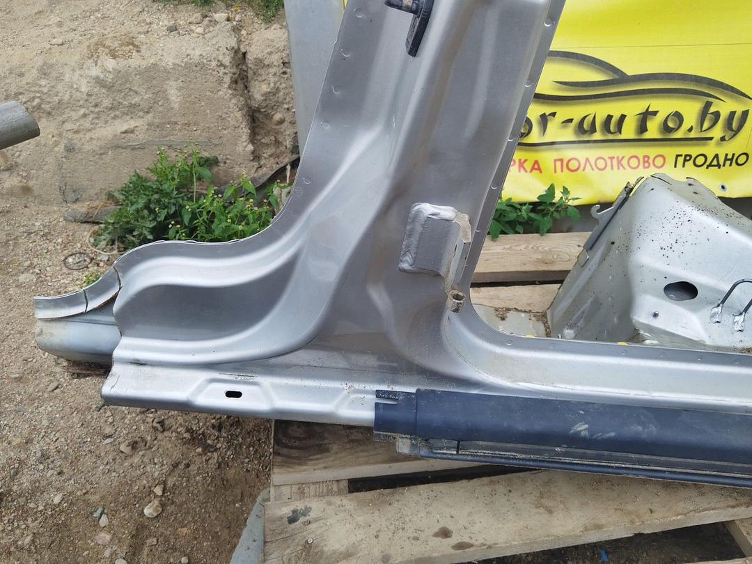 Стойка кузовная центральная левая C31OJB Volvo V70 купить