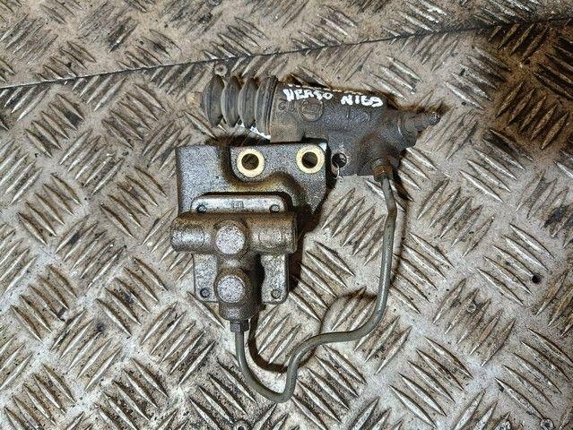 Цилиндр сцепления рабочий 86Q9QB Toyota Avensis Verso