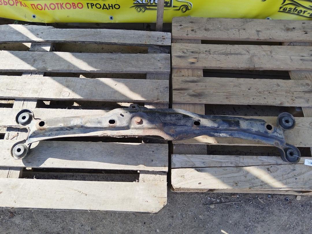 Балка под радиатор KFCGT9 Volkswagen Passat купить на авторазборке