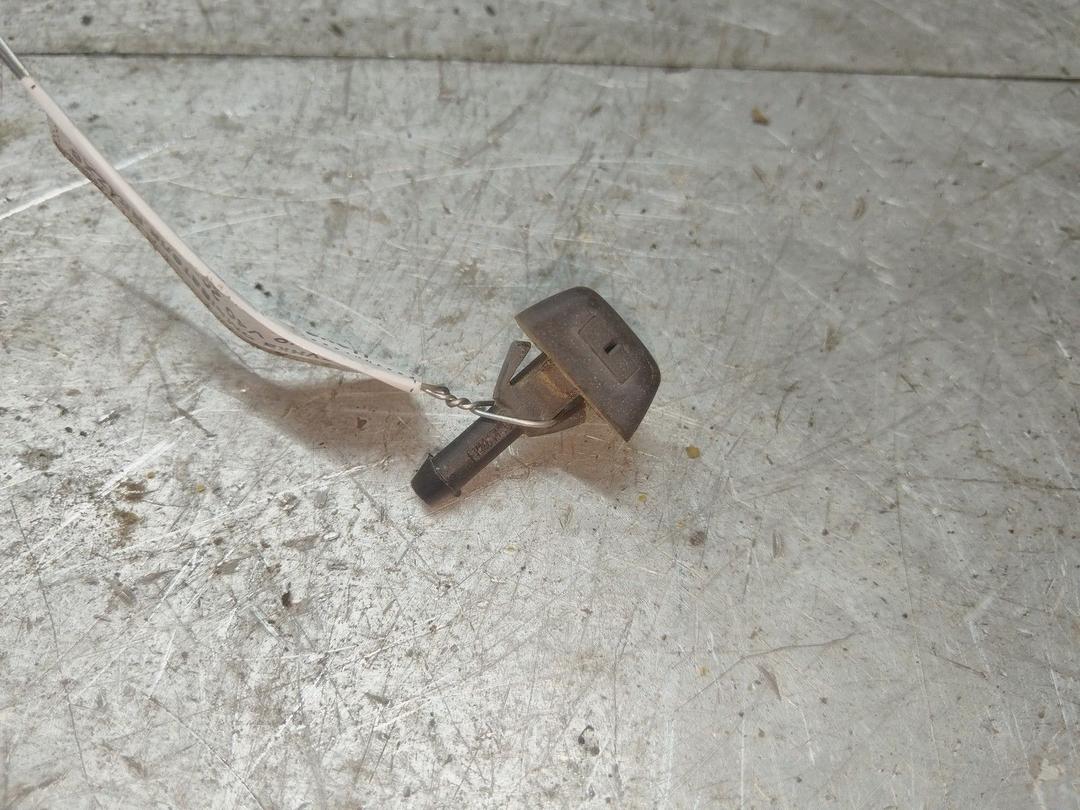 Форсунка омывателя R84ZX6 Volvo V40