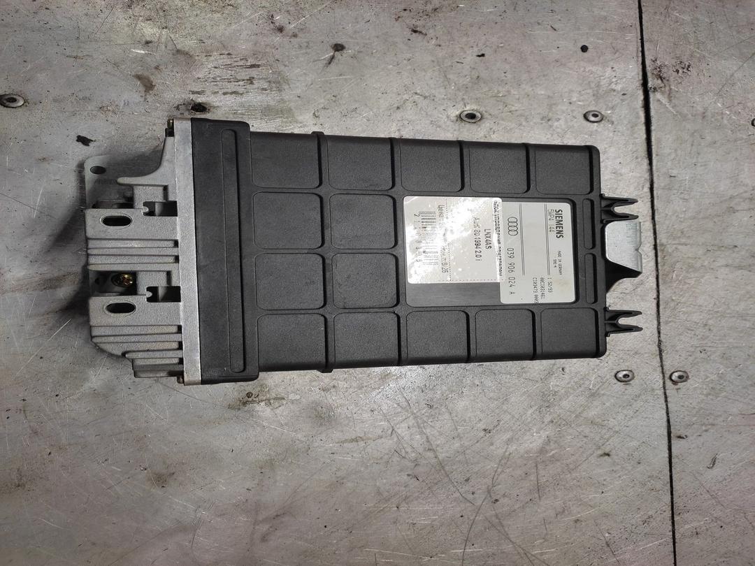 Блок управления двигателем LNX4AS Audi 80