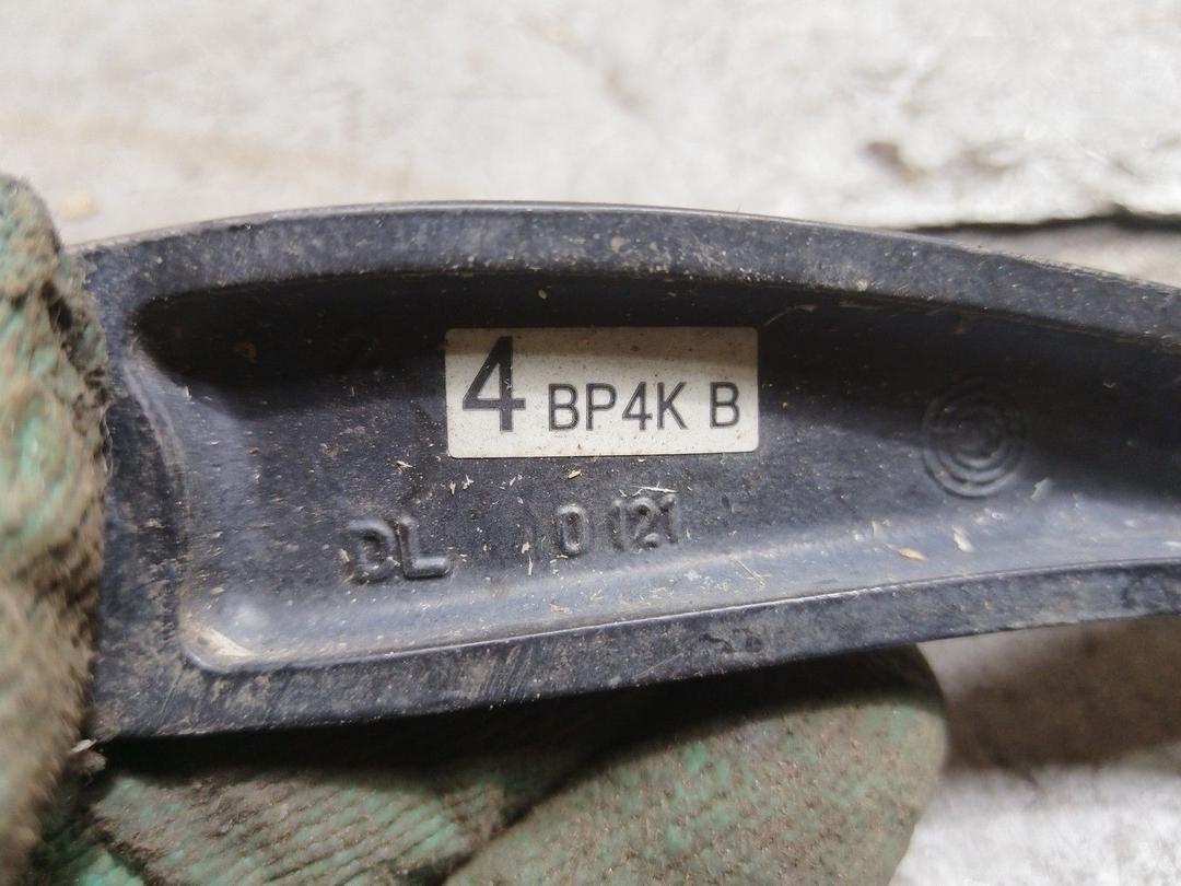 Щеткодержатель (поводок стеклоочистителя, дворник) 1N2IZ1 Mazda 3 купить в магазине запчастей бу