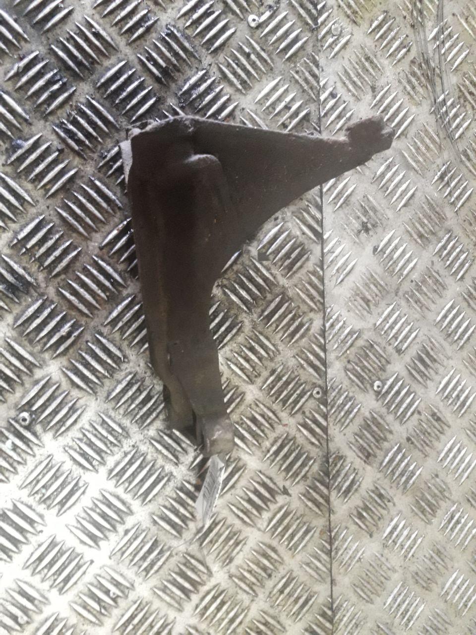 Кронштейн двигателя 0WRQEW Volkswagen Passat купить