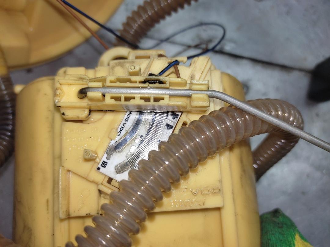 Колба в бак JA90QP Opel Signum