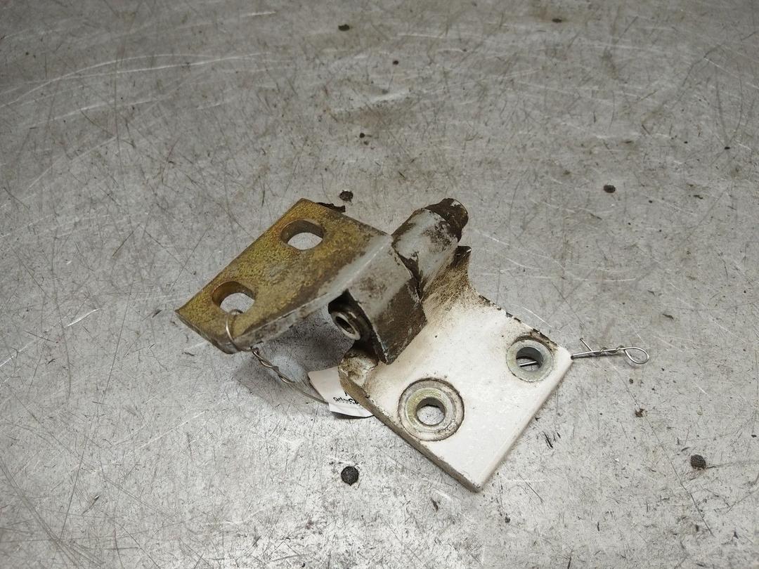 Петля двери задней левой MOHC88 Peugeot 306 купить