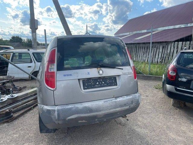 Уплотнитель багажника BR0DK3 Skoda Roomster