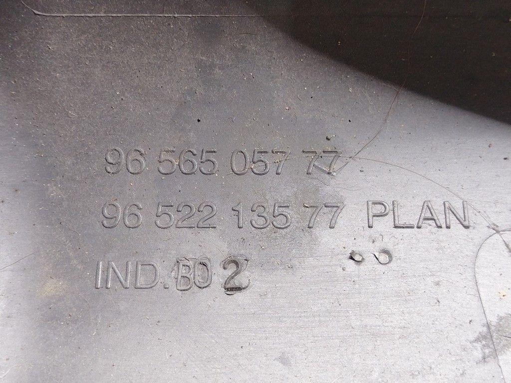 Обшивка крышки багажника 4VOBP8 Citroen C5 - Фото 5