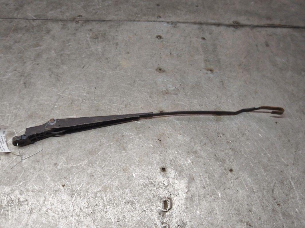 Щеткодержатель (поводок стеклоочистителя, дворник) WEBVG9 Volkswagen Passat