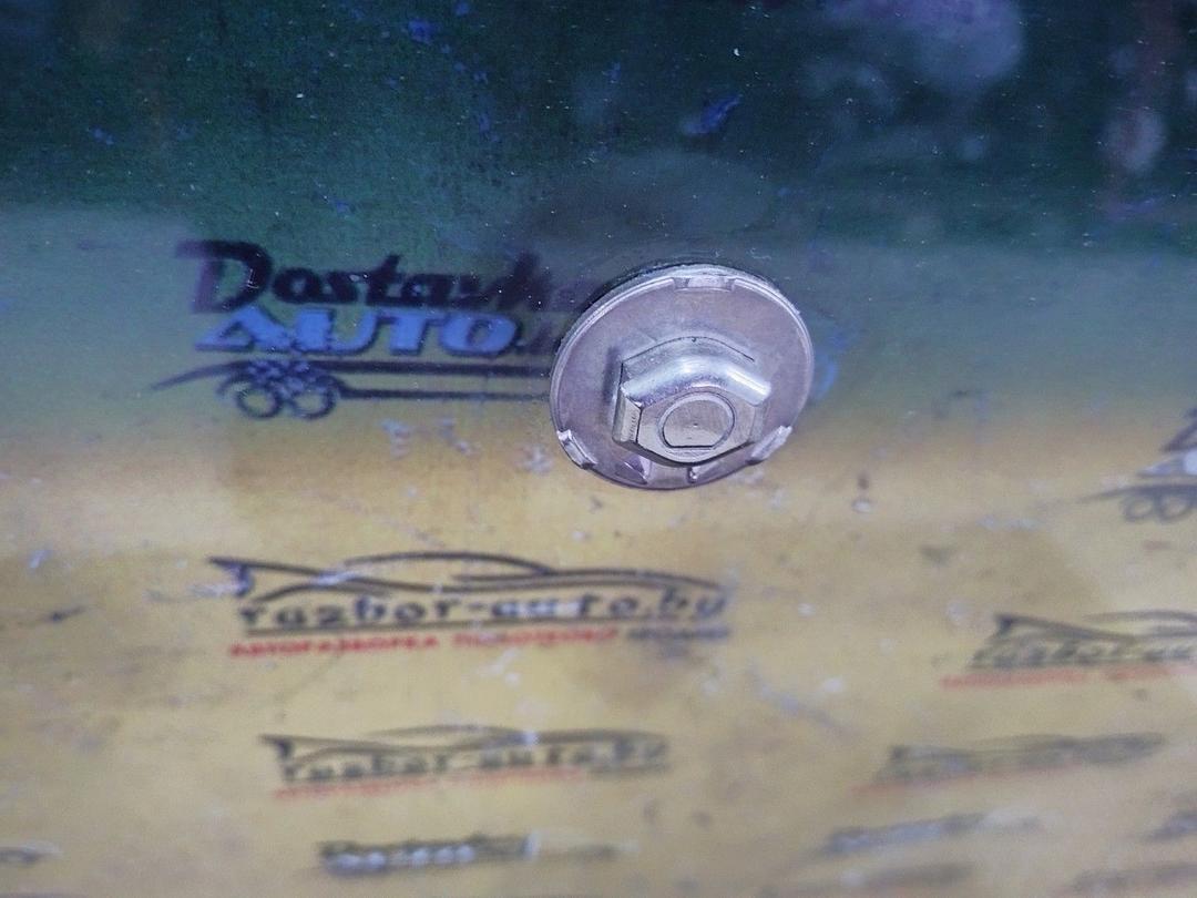 Стекло лобовое KBFGI7 Audi 100 купить в магазине запчастей бу