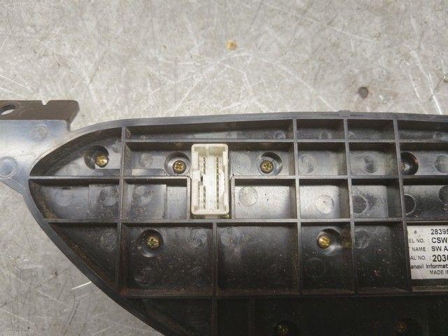 Блок управления магнитолой M85L6D Nissan Primera - Фото 3