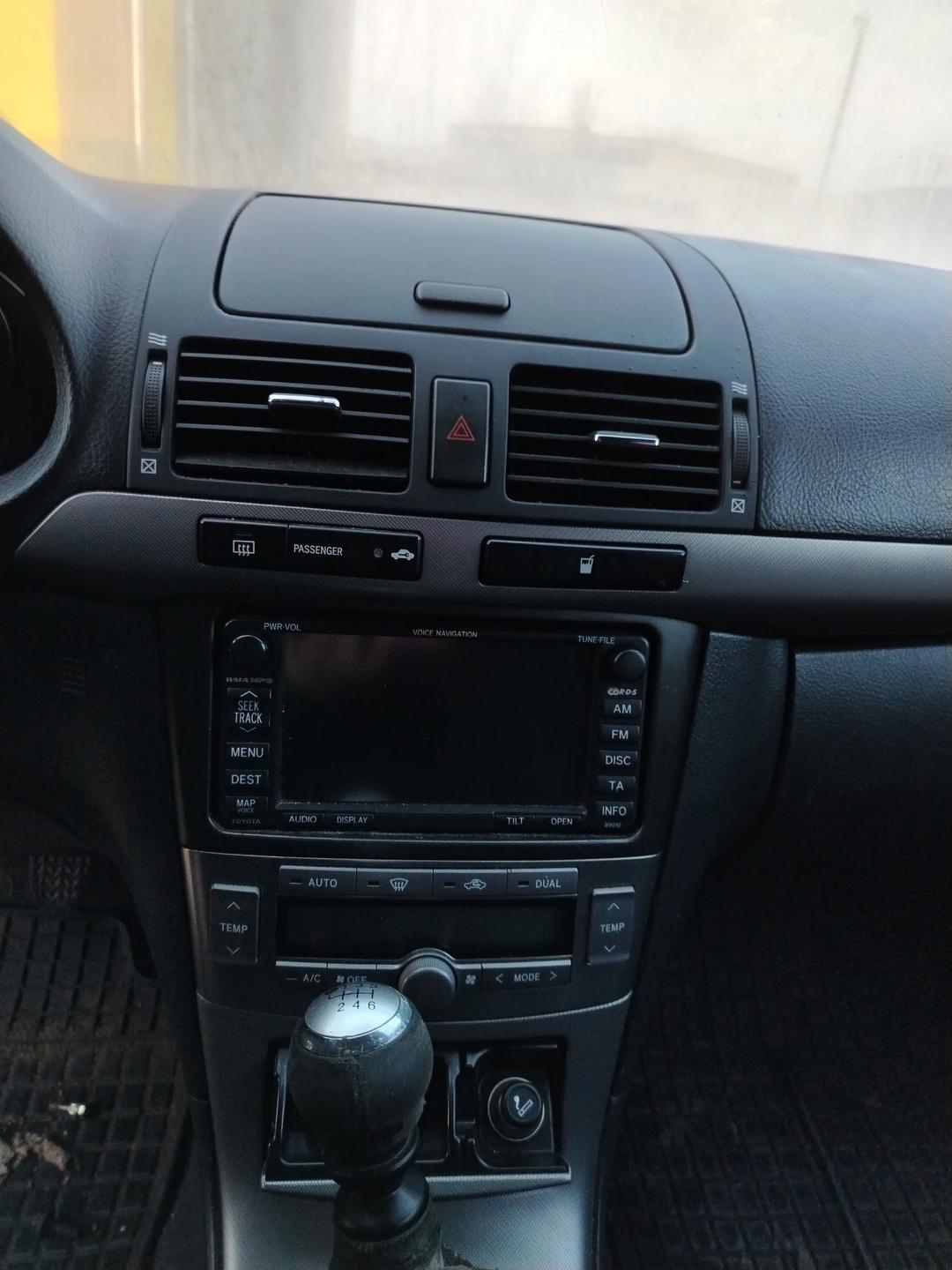 Кнопка аварийной сигнализации JB8YAQ Toyota Avensis