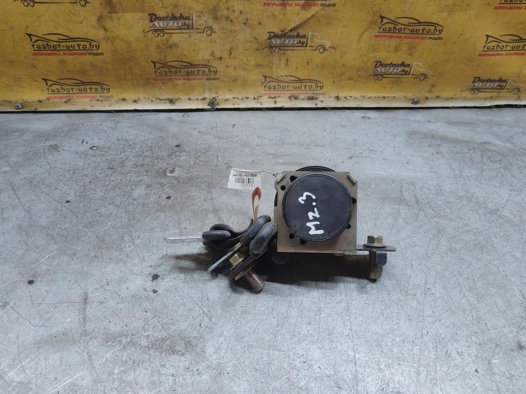 Ремень безопасности задний центральный P7Z70M Mazda 3