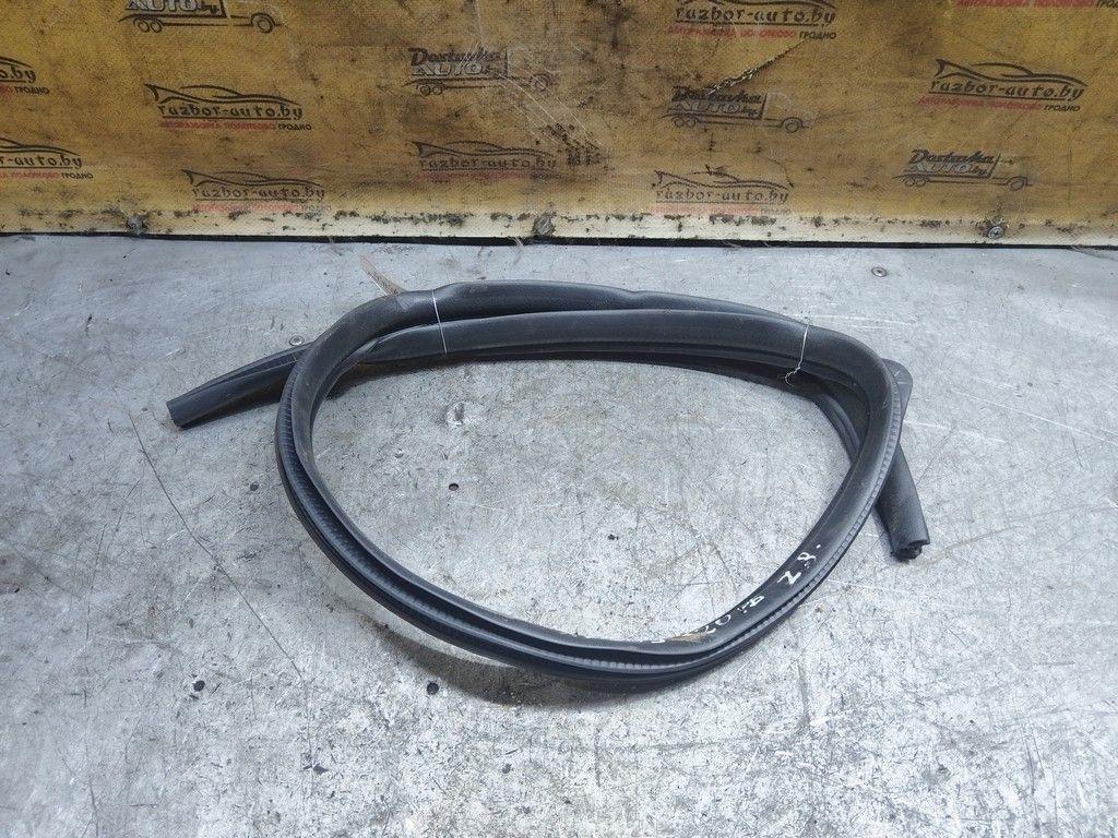 Уплотнитель двери задней правой BE6UH2 Mazda Xedos 6 - Фото 1