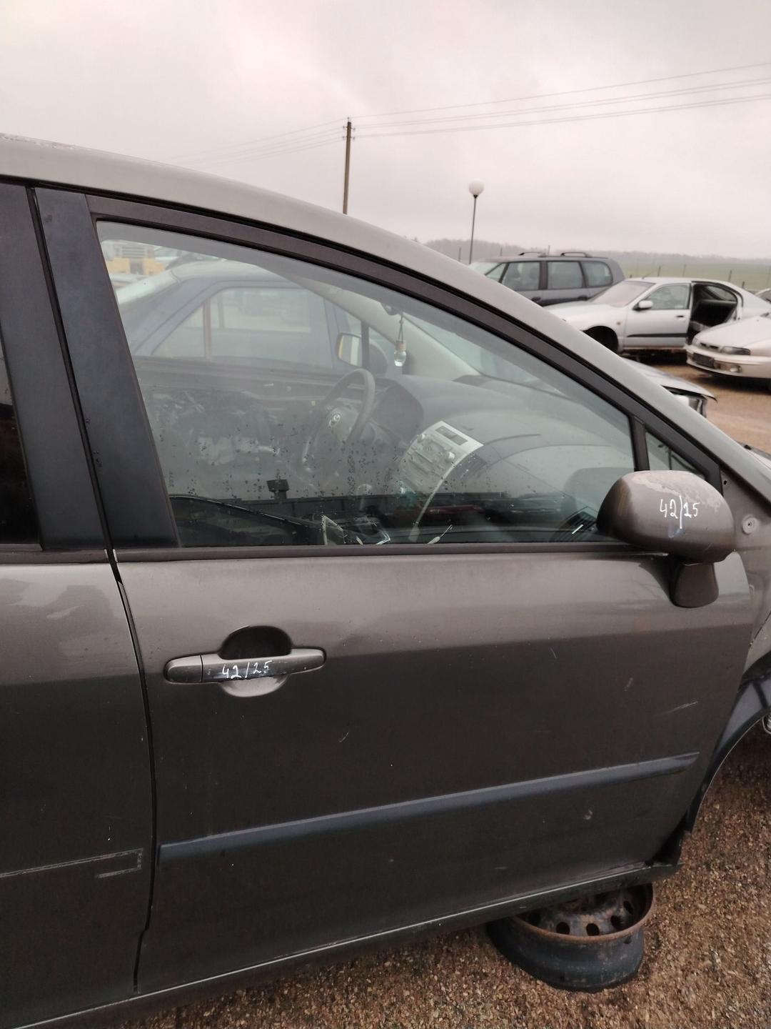 Стекло двери передней правой 73V2NJ Toyota Corolla Verso