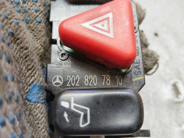 Кнопка аварийной сигнализации YEIM5H Mercedes C W202 купить на авторазборке