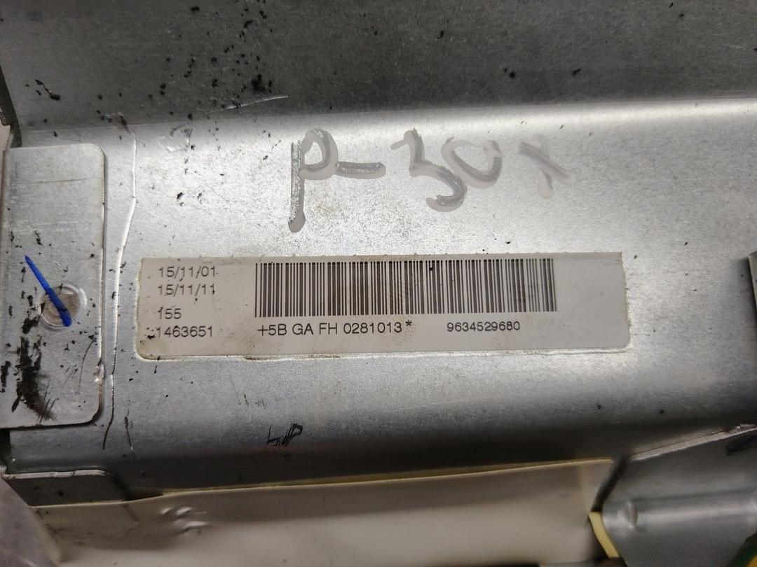 Подушка безопасности пассажира C9P8Y8 Peugeot 307 купить в магазине запчастей бу