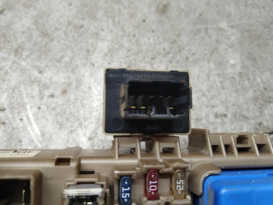 Блок предохранителей JUU16E Toyota Corolla купить с доставкой