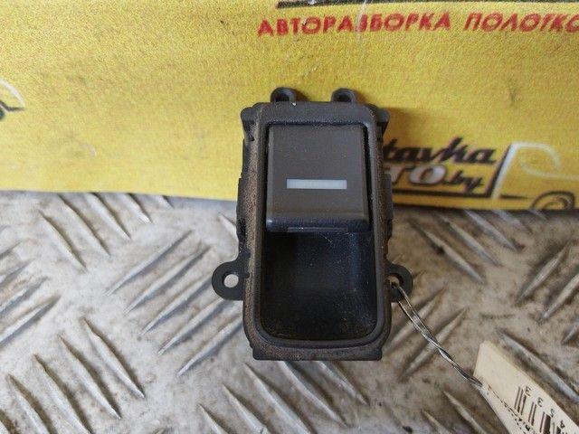 Кнопка стеклоподъемника заднего левого MO8KW8 Honda Accord