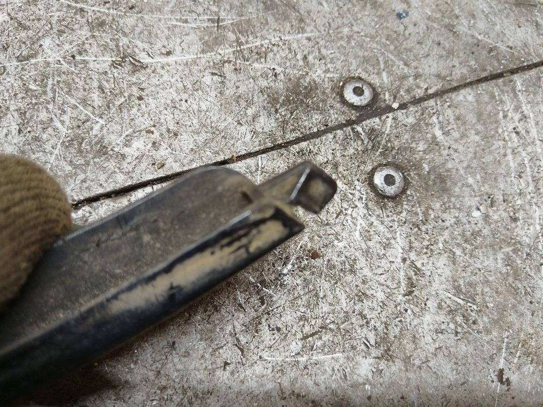 Ус под фару левый O5PMH0 BMW 5 E39 купить на авторазборке